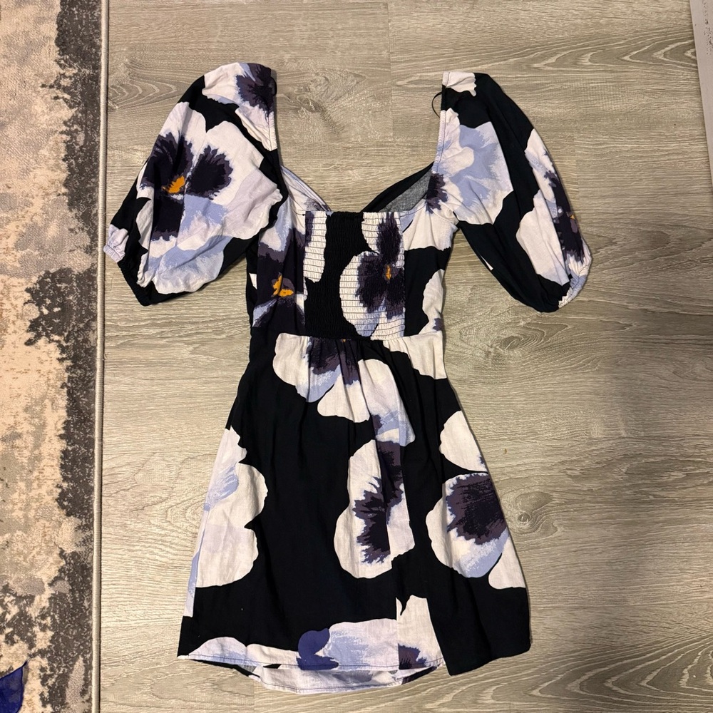 H&M Black and White Floral Mini Dress - Picture 3 of 3